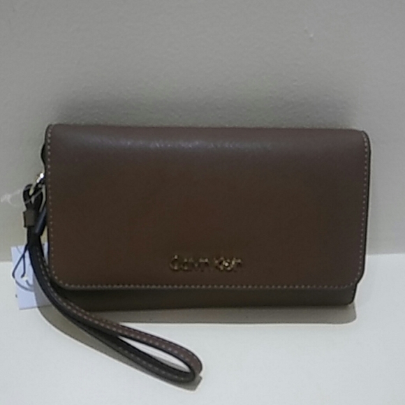 Calvin Klein Handbags - Calvin KLEIN wristlet